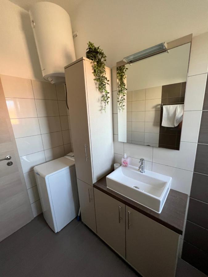 אוגייאן Apartmani Nina I Niko חדר תמונה